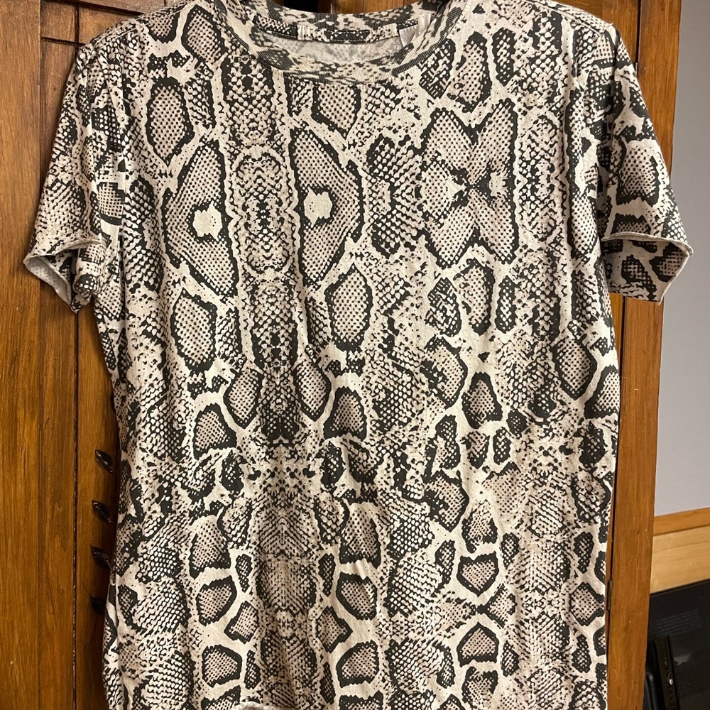 Snake skin pattern t-shirt